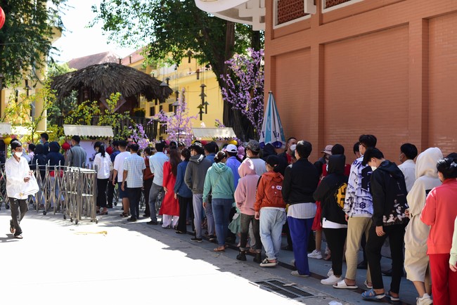 Chùm ảnh mồng một Tết Nhâm Dần